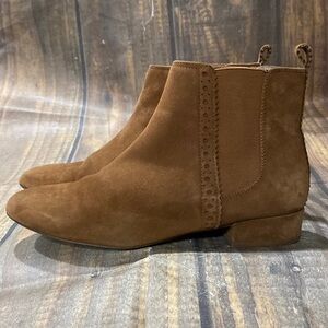 Banana Republic women’s Bootie Suede Brown Boot 6 1/2